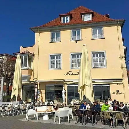Strandcafe Dischinger فندق 2*