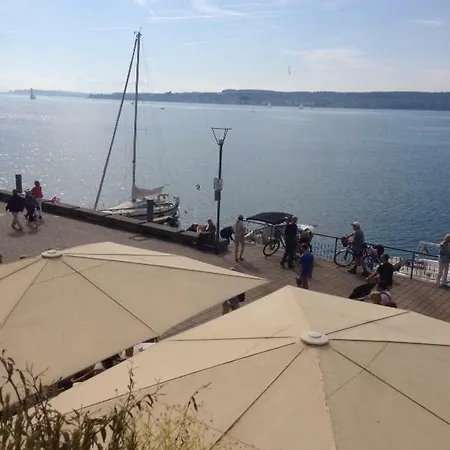 Strandcafe Dischinger 酒店 于伯林根