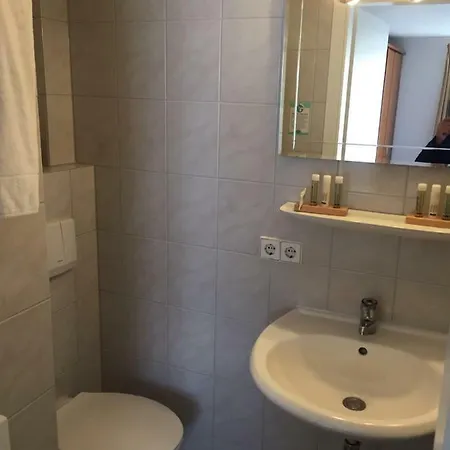 Strandcafe Dischinger 酒店 于伯林根