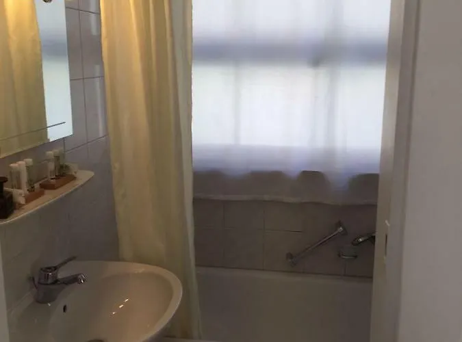 Strandcafe Dischinger Hotel 2*